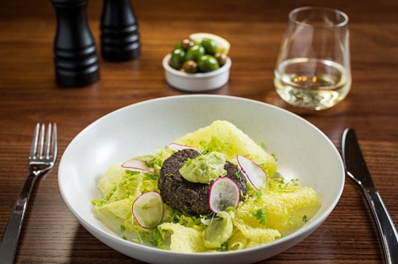 Fable Auckland, Mgallery Εξωτερικό φωτογραφία A salad at the restaurant